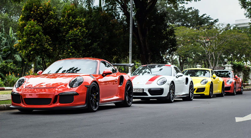 Bộ tứ Porsche 911 tụ hội ở Sài Gòn